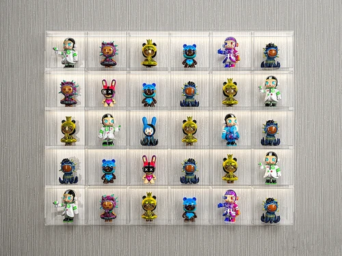现代公仔手办摆件