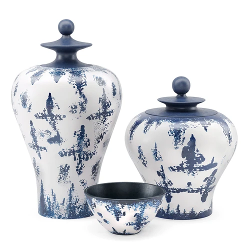 Zuo Modern Mar Temple Jar 蓝白花瓶