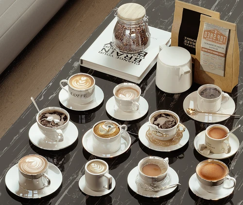 现代咖啡杯