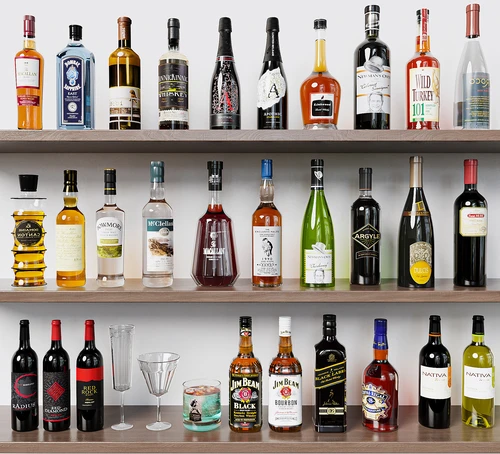 现代酒瓶酒杯